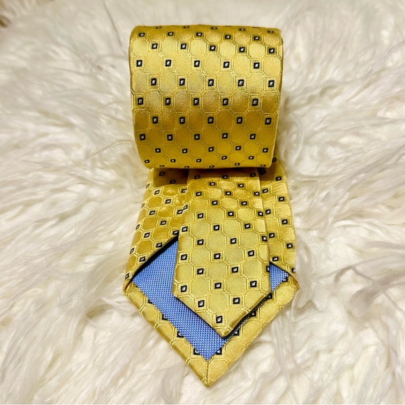 Tommy Hilfiger Classic Necktie Tie in Yellow Gold, 100% Silk - Picture 7 of 10
